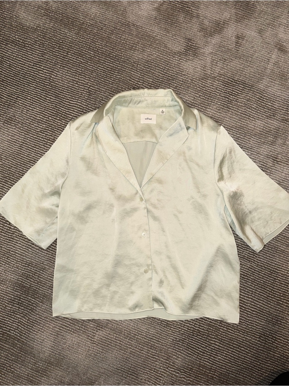 Wilfred Light Mint Satin Short-Sleeve Button Down
